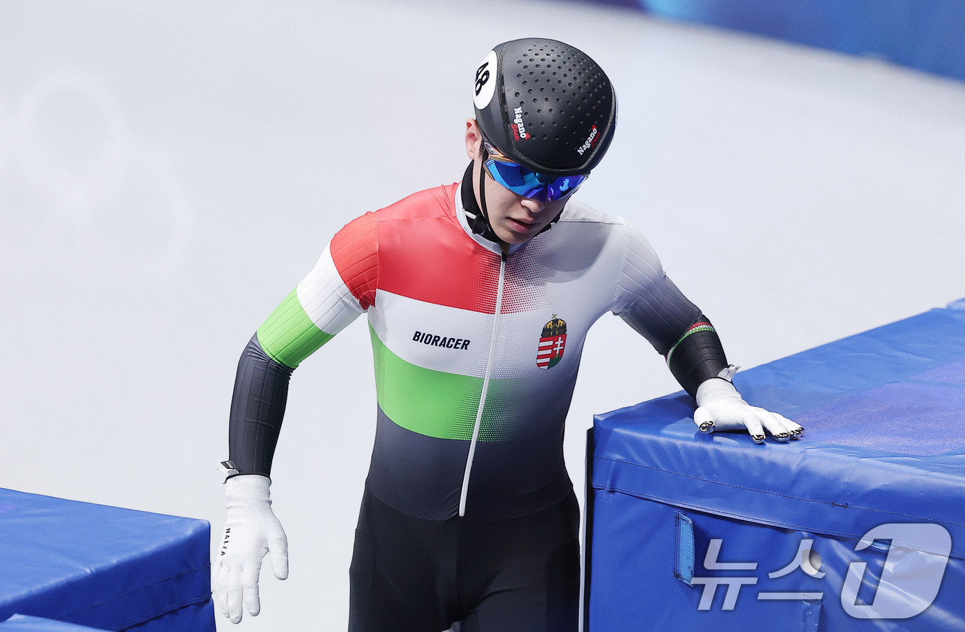 (밀라노=뉴스1) 김성진 기자 = 헝가리로 귀화한 쇼트트랙 문원준이 18일(현지시간) 이탈리아 밀라노 아이스스케이팅 아레나에서 열린 2026 밀라노·코르티나담페초 동계올림픽 쇼트트 …