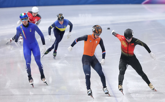 올림픽 3관왕 위해 질주하는 옌스 판트 바우트