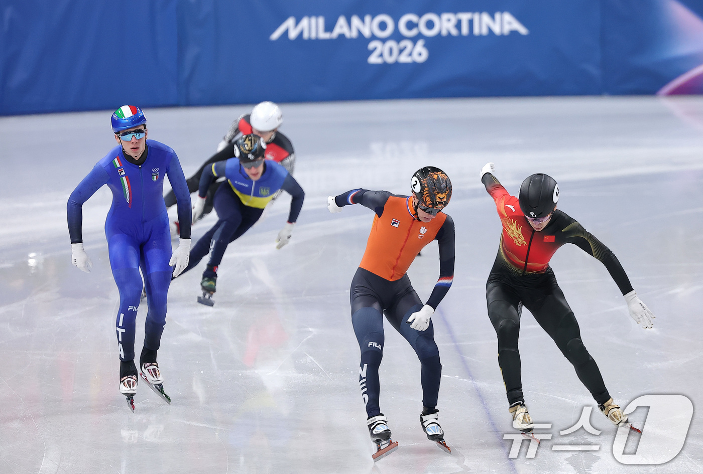 (밀라노=뉴스1) 김성진 기자 = 네덜란드 쇼트트랙 선수 옌스 판트 바우트가 18일(현지시간) 이탈리아 밀라노 아이스스케이팅 아레나에서 열린 2026 밀라노·코르티나담페초 동계올림 …