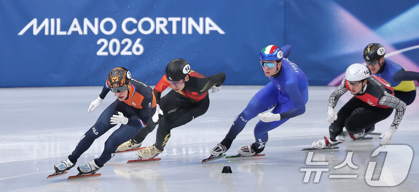 (밀라노=뉴스1) 김성진 기자 = 네덜란드 쇼트트랙 선수 옌스 판트 바우트가 18일(현지시간) 이탈리아 밀라노 아이스스케이팅 아레나에서 열린 2026 밀라노·코르티나담페초 동계올림 …