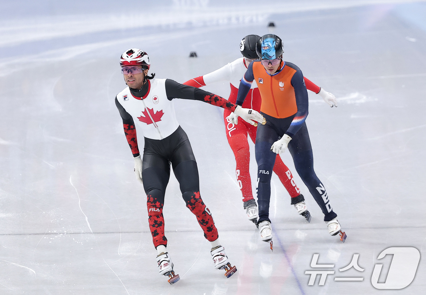(밀라노=뉴스1) 김성진 기자 = 캐나다 쇼트트랙 선수 윌리엄 단지누가 18일(현지시간) 이탈리아 밀라노 아이스스케이팅 아레나에서 열린 2026 밀라노·코르티나담페초 동계올림픽 쇼 …