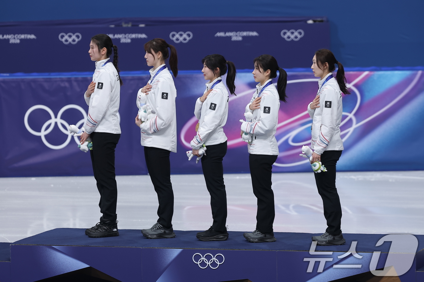 (밀라노=뉴스1) 김성진 기자 = 대한민국 여자 쇼트트랙 대표팀이 18일(현지시간) 이탈리아 밀라노 아이스스케이팅 아레나에서 열린 2026 밀라노·코르티나담페초 동계올림픽 쇼트트랙 …