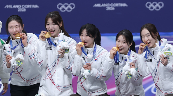 '마음 고생 많았던 빛나는 조연' 심석희, 쇼트트랙 최초 '계주 金 3개'