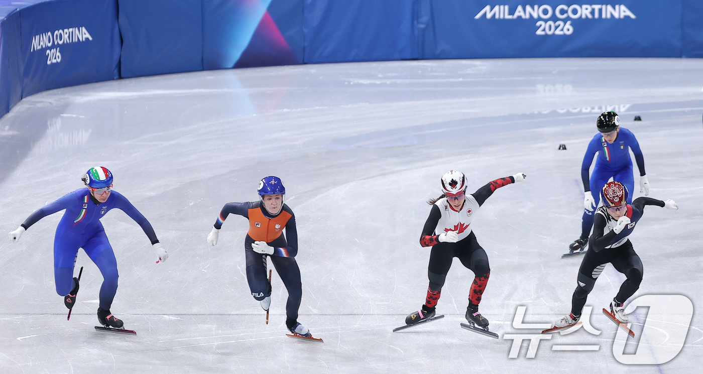 (밀라노=뉴스1) 김성진 기자 = 대한민국 여자 쇼트트랙 대표팀 최민정이 18일(현지시간) 이탈리아 밀라노 아이스스케이팅 아레나에서 열린 2026 밀라노·코르티나담페초 동계올림픽 …