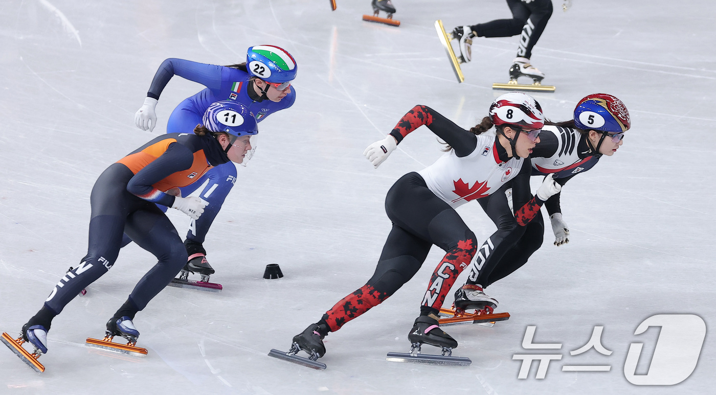 (밀라노=뉴스1) 김성진 기자 = 대한민국 여자 쇼트트랙 대표팀 최민정이 18일(현지시간) 이탈리아 밀라노 아이스스케이팅 아레나에서 열린 2026 밀라노·코르티나담페초 동계올림픽 …