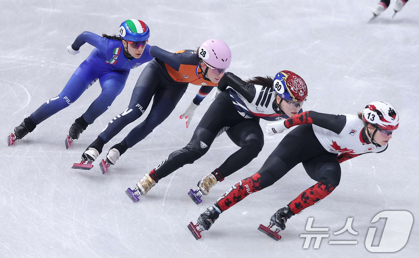 (밀라노=뉴스1) 김성진 기자 = 대한민국 여자 쇼트트랙 대표팀 노도희가 18일(현지시간) 이탈리아 밀라노 아이스스케이팅 아레나에서 열린 2026 밀라노·코르티나담페초 동계올림픽 …