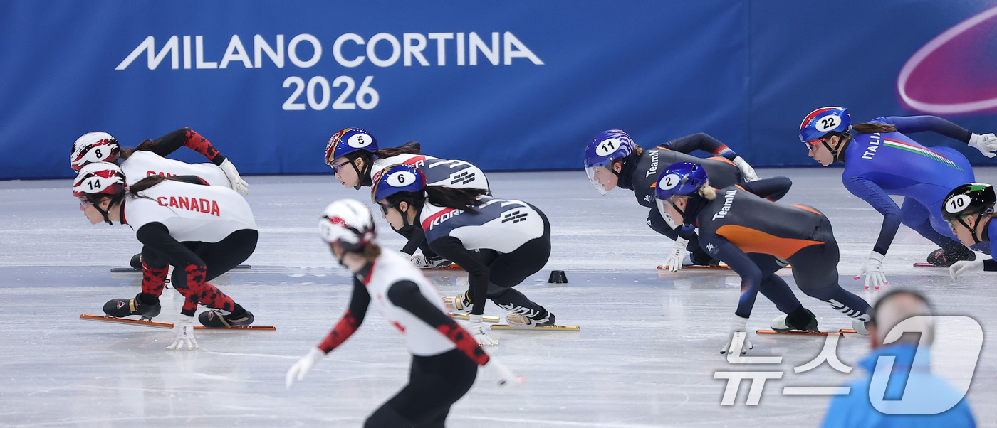 (밀라노=뉴스1) 김성진 기자 = 대한민국 여자 쇼트트랙 대표팀 최민정이 18일(현지시간) 이탈리아 밀라노 아이스스케이팅 아레나에서 열린 2026 밀라노·코르티나담페초 동계올림픽 …