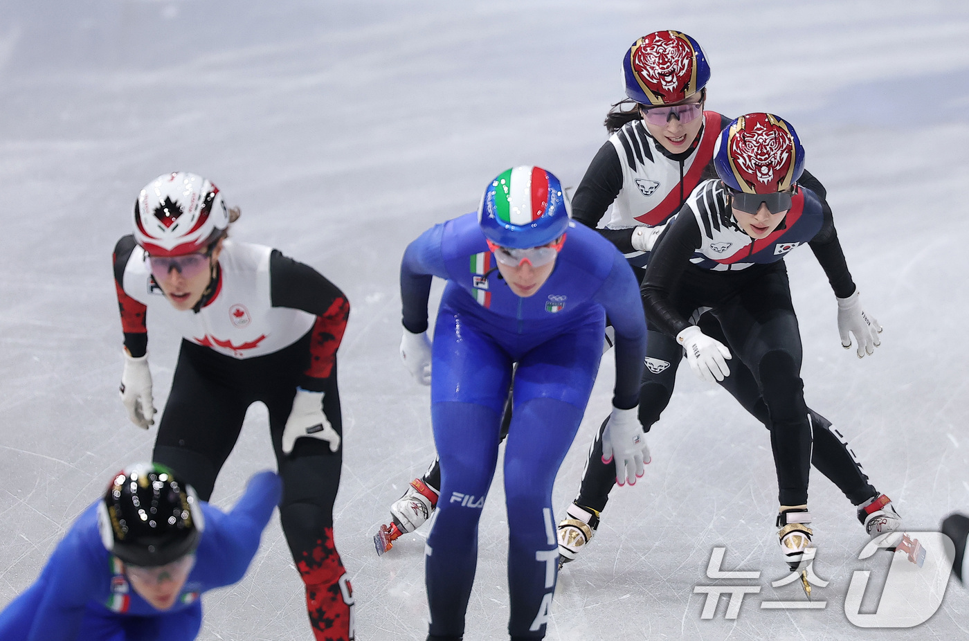 (밀라노=뉴스1) 김성진 기자 = 대한민국 여자 쇼트트랙 대표팀 최민정이 18일(현지시간) 이탈리아 밀라노 아이스스케이팅 아레나에서 열린 2026 밀라노·코르티나담페초 동계올림픽 …