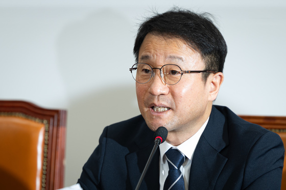 발언하는 한병도 원내대표