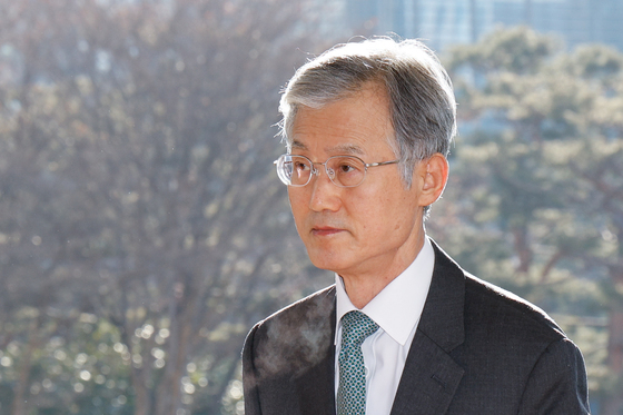 청사 들어서는 조희대 대법원장