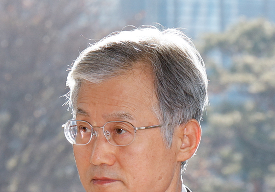 청사 들어서는 조희대 대법원장