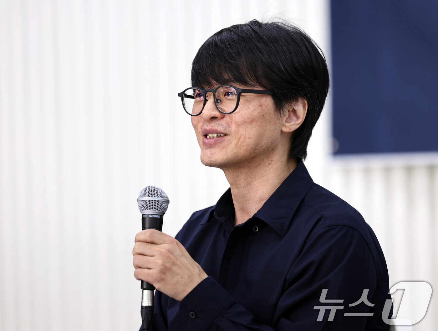 (서울=뉴스1) 구윤성 기자 = 세계적인 권위의 로잔 발레 콩쿠르 2위에 오른 염다연의 아버지 염지훈 씨가 19일 서울 서초구 코리아유스발레스타즈에서 열린 기자간담회에서 취재진의 …