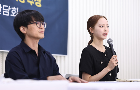 인사말하는 발레리나 염다연