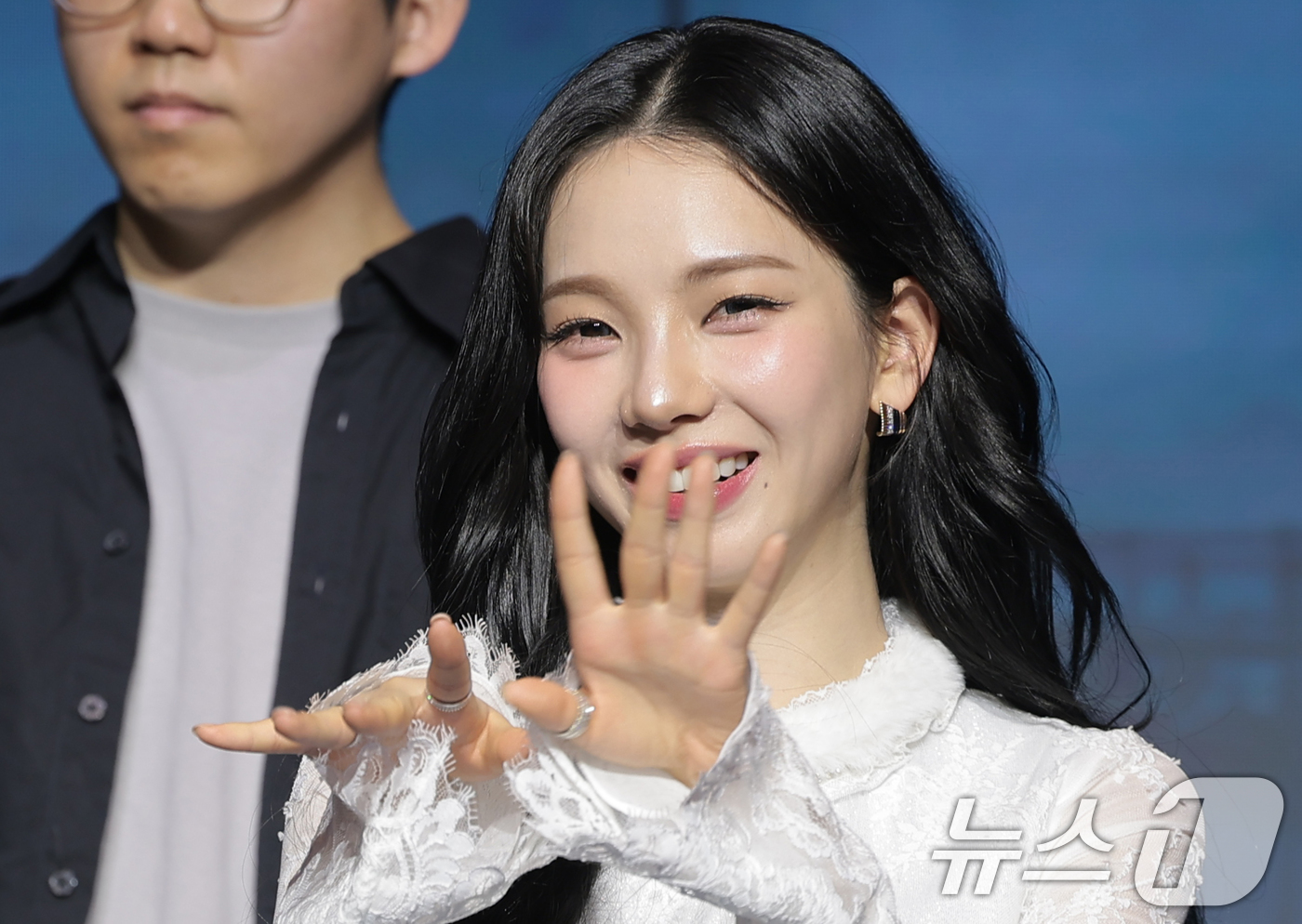 (서울=뉴스1) 권현진 기자 = 에스파 카리나가 19일 서울 마포구 호텔 나루 서울 엠갤러리에서 열린 넷플릭스 예능 '미스터리 수사단 시즌2' 제작발표회에서 매력을 발산하고 있다. …