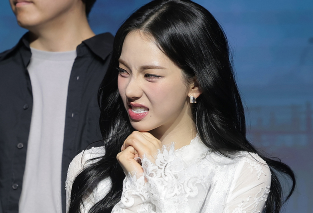 카리나, 팔색조 매력