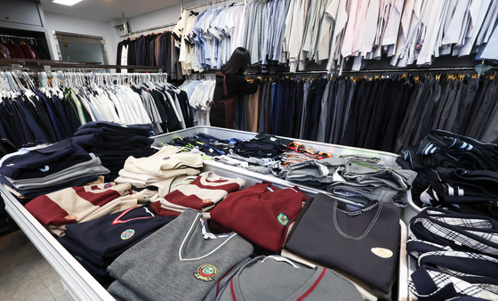 교복값 7만원이면 되는데 94만원?…담합 정황