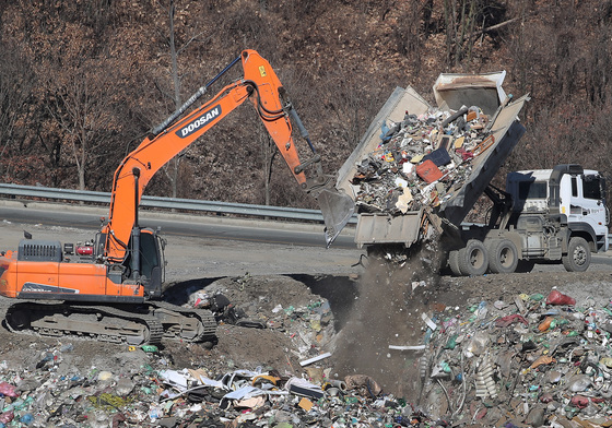 설 연휴 끝에 남은 쓰레기