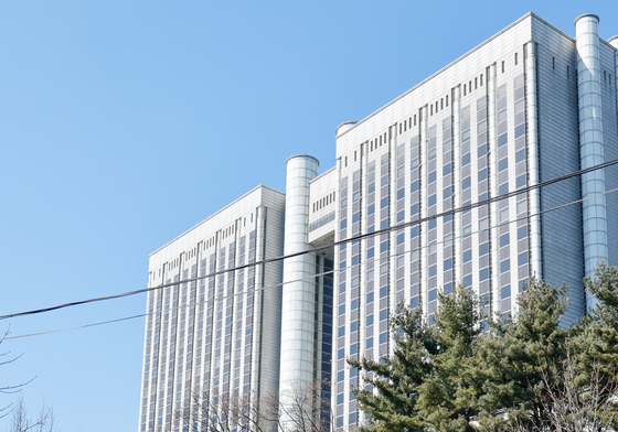 '내란 우두머리 선고' 윤석열 호송차 법원 도착