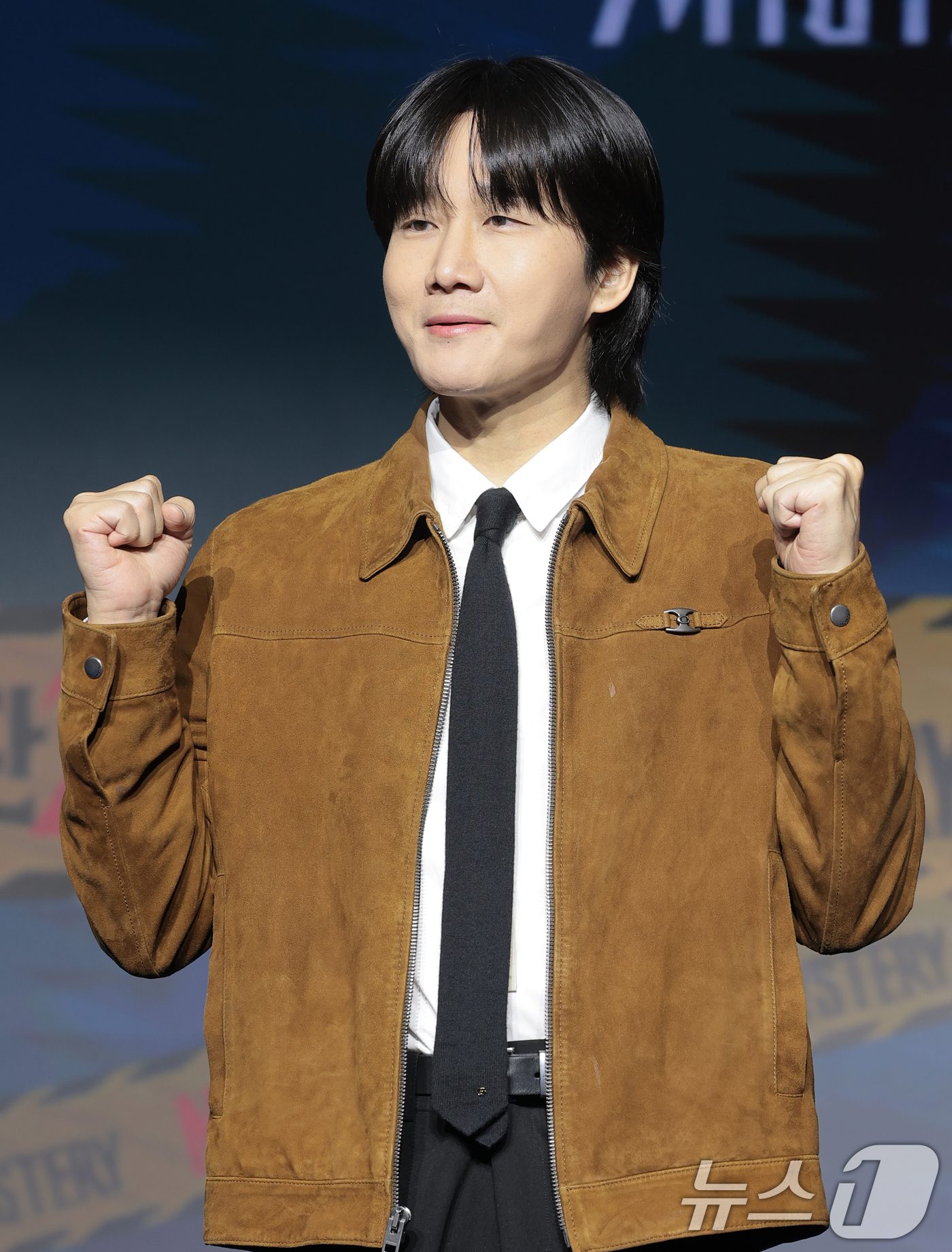 (서울=뉴스1) 권현진 기자 = 방송인 이용진이 19일 서울 마포구 호텔 나루 서울 엠갤러리에서 열린 넷플릭스 예능 '미스터리 수사단 시즌2' 제작발표회에서 포즈를 취하고 있다.' …