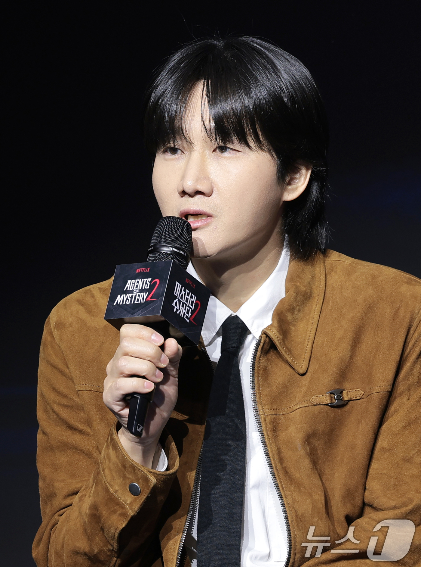 (서울=뉴스1) 권현진 기자 = 방송인 이용진이 19일 서울 마포구 호텔 나루 서울 엠갤러리에서 열린 넷플릭스 예능 '미스터리 수사단 시즌2' 제작발표회에서 인사말을 하고 있다.' …