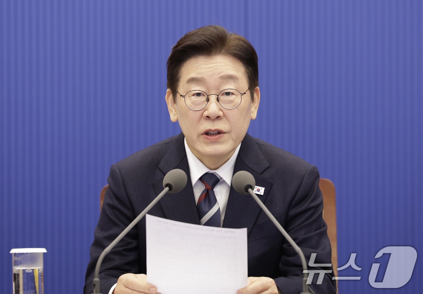 (서울=뉴스1) 이재명 기자 = 이재명 대통령이 19일 청와대에서 열린 수석보좌관회의에서 발언을 하고 있다. (청와대통신사진기자단) 2026.2.19/뉴스1