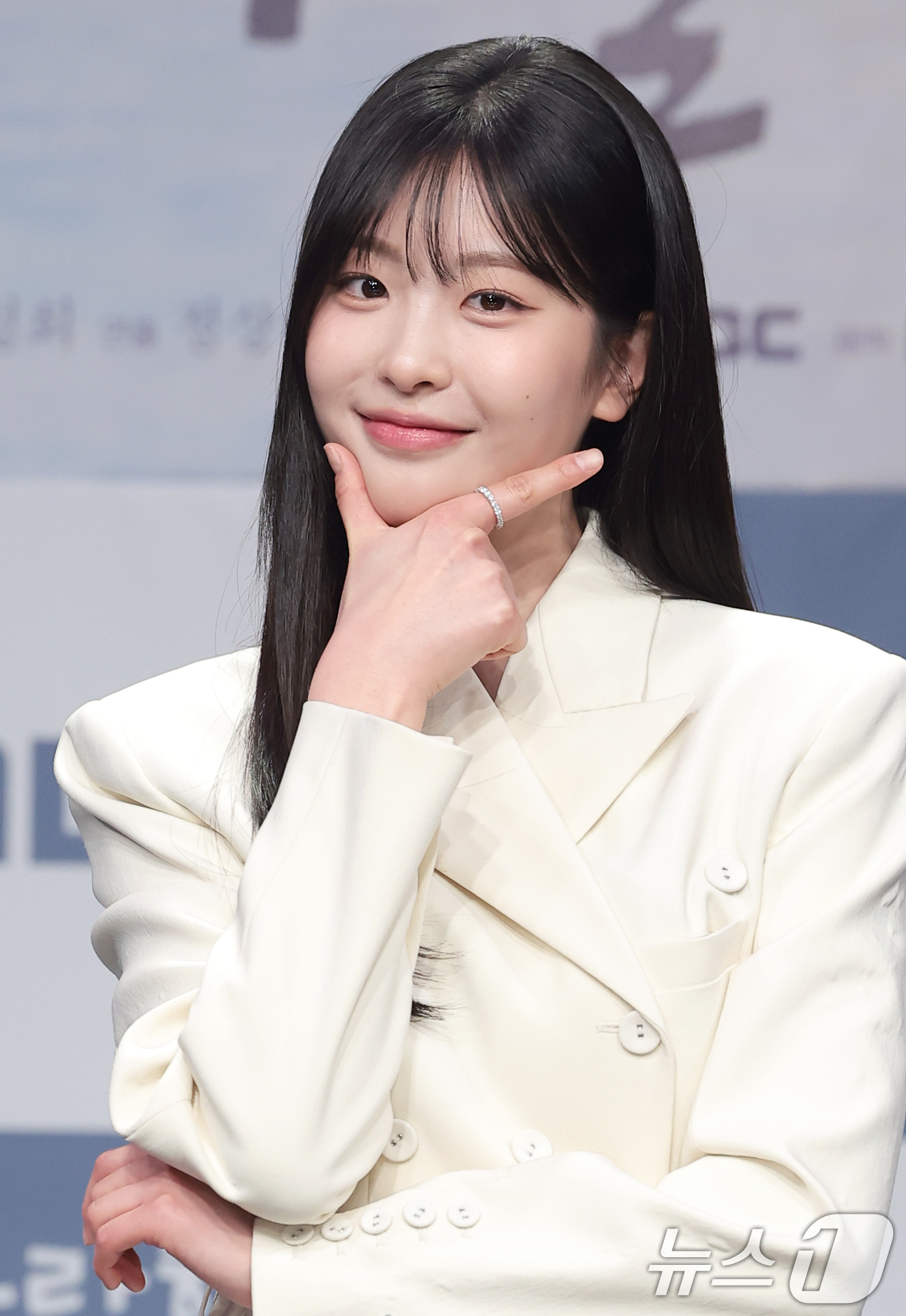 (서울=뉴스1) 권현진 기자 = 배우 오예주가 19일 오후 서울 마포구 MBC 상암 신사옥에서 열린 MBC 새 금토드라마 ‘찬란한 너의 계절에’(극본 조성희/연출 정상희) 제작발표 …