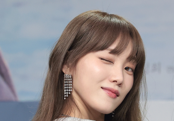 이성경, 설렘 세포 깨우는 윙크