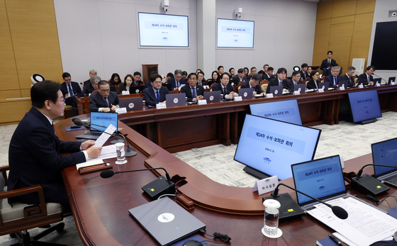 수석보좌관회의 주재하는 이재명 대통령