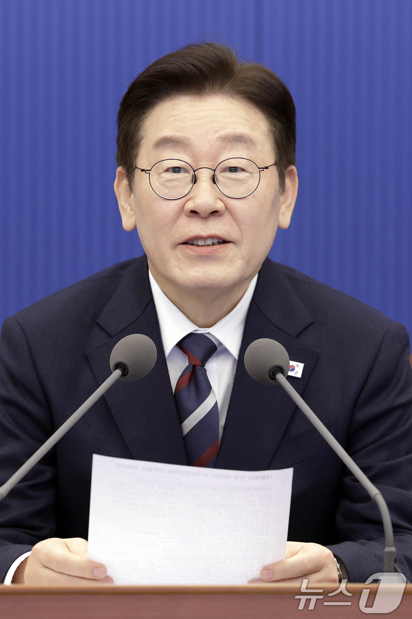 (서울=뉴스1) 이재명 기자 = 이재명 대통령이 19일 청와대에서 열린 수석보좌관회의에서 발언을 하고 있다. (청와대통신사진기자단) 2026.2.19/뉴스1