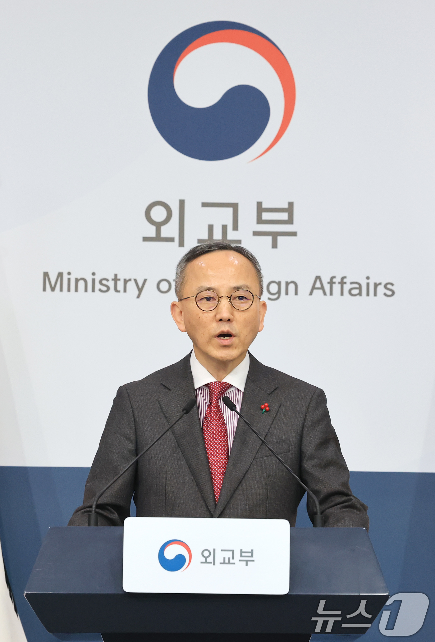 (서울=뉴스1) 임세영 기자 = 박일 외교부 대변인이 19일 서울 종로구 외교부 청사에서 정례브리핑을 하고 있다. 2026.2.19/뉴스1