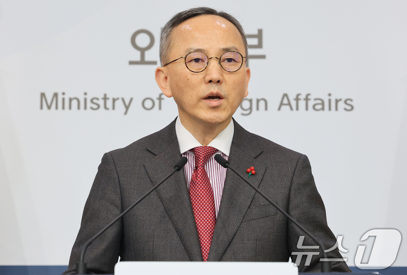 (서울=뉴스1) 임세영 기자 = 박일 외교부 대변인이 19일 서울 종로구 외교부 청사에서 정례브리핑을 하고 있다. 2026.2.19/뉴스1