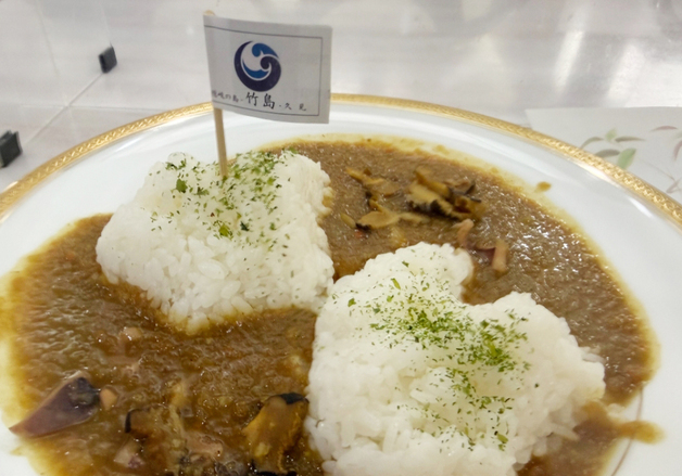 日시마네현 '다케시마 카레' 또 등장…다카이치 총리도 자중하는데 왜?