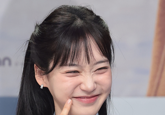 한지현, 애교 눈 웃음