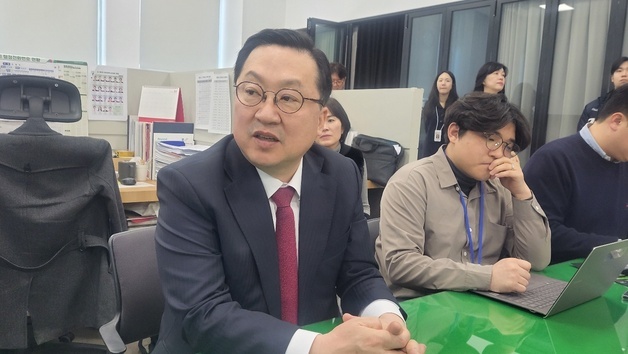 이장우 시장 “24일 충남도와 국회 항의 방문…여론조사도 검토”