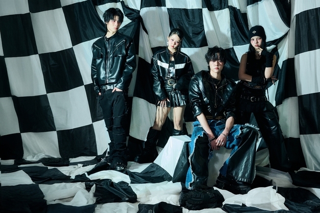 조Pd, 첫 패밀리 앨범 '초코 라 파밀리아' 멤버 공개…4인조 완성