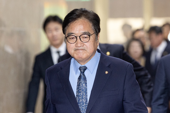 우 의장 "정보위 압색 승낙"…신성범 "李대통령 일로 권위 무너뜨려"