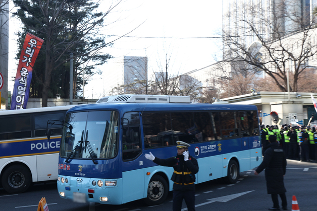 尹, 비상계엄 선포 443일 만에 무기징역 선고