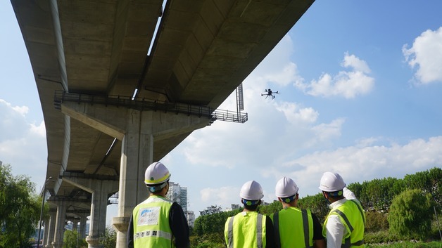 서울시설공단, 드론·열화상카메라로 해빙기 도로시설 점검
