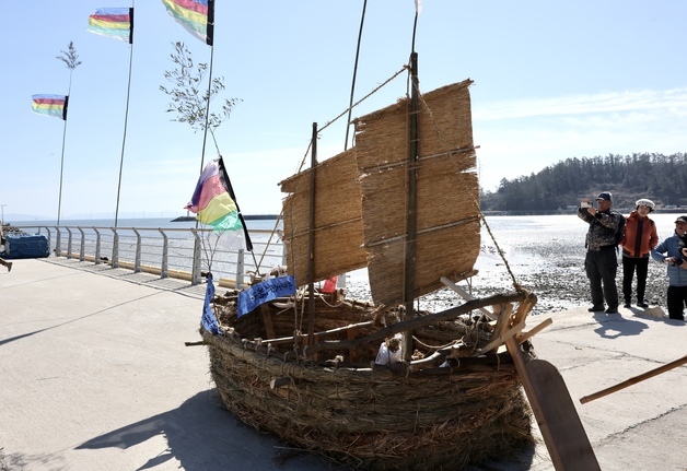 '마을 안녕과 풍어 기원'…170여년 전통 부안 위도띠뱃놀이 공개행사