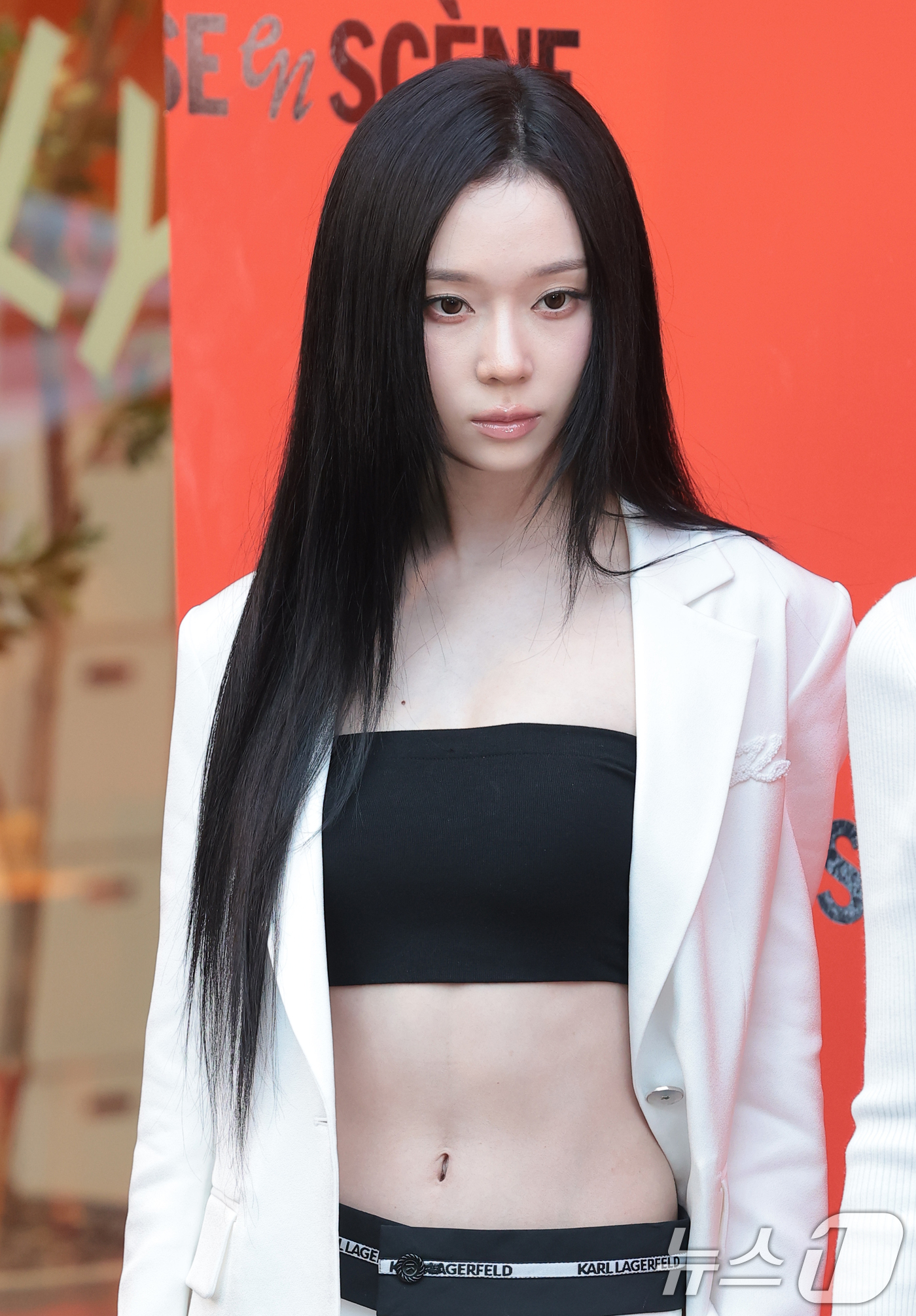 (서울=뉴스1) 권현진 기자 = 그룹 에스파(aespa) 윈터가 19일 오후 서울 성동구 올리브영 N 성수에서 열린 뷰티 브랜드 ‘미쟝센 퍼펙트 세럼’ 팝업 스토어 오픈 행사에 참 …