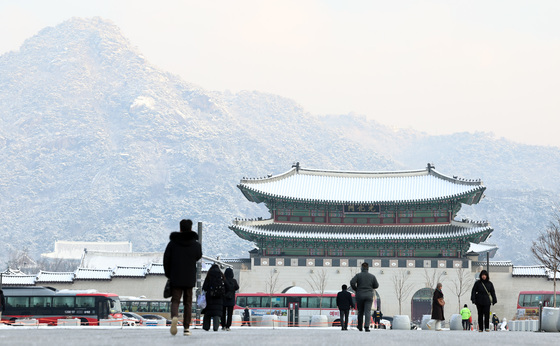 내일 눈 그친 뒤 맑은 하늘…최저 -13도·서울 -7도 '쌀쌀'