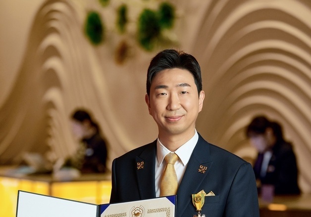 "APEC 의전 완벽 수행"…인스파이어 조영우 치프, 국민훈장 수훈