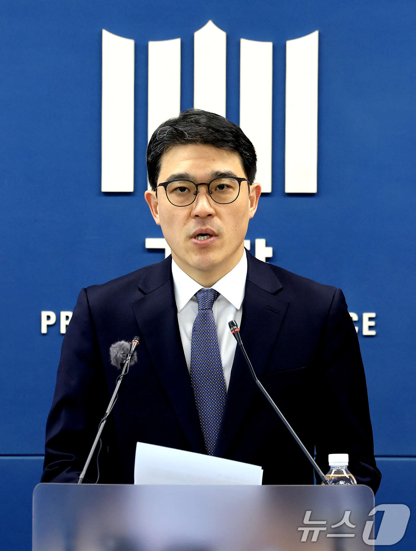 (서울=뉴스1) 이호윤 기자 = 서울중앙지검 공정거래조사부 나희석 부장검사가 2일 서울 서초구 서울고검에서 서민경제 교란사범 집중 수사 결과에 대해 브리핑하고 있다. 2026.2. …