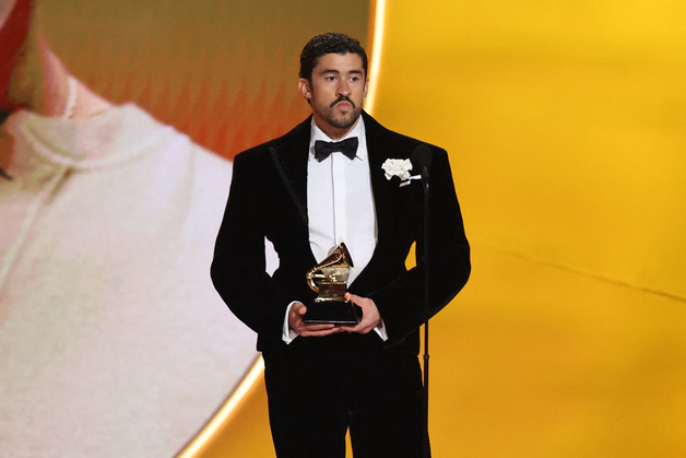 배드 버니, 그래미 소감서 프레티 사망 간접 언급…"이민세관단속국 나가라!"