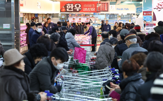 한은 "물가 안정 기조…국제유가·환율 변동성 등 변수"