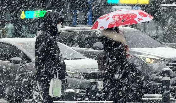 [오늘의 날씨] 강원(10일, 화)…내륙 아침 –7~-5도, 일부 눈·비