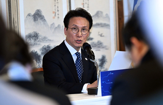 金총리 "6월前 보완수사권 등 檢개혁 뜨거운 쟁점 정리해야"