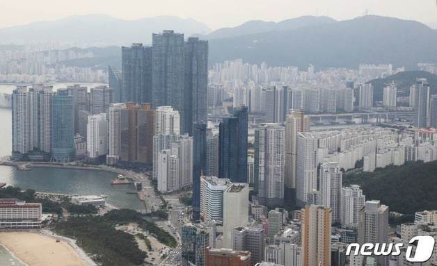 수도권 부동산 빗장 걸리자 부산으로 '돈맥' 흐르나