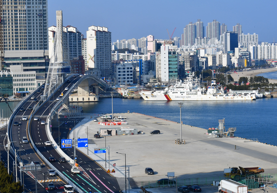 낮엔 교통길, 밤엔 빛의 다리…착공 5년 만에 열린 포항 해오름대교