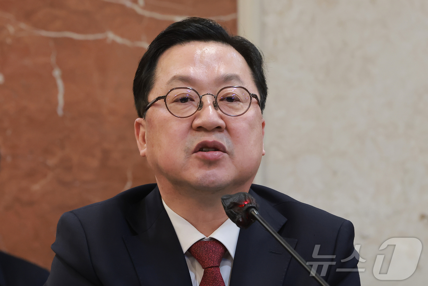 (서울=뉴스1) 김민지 기자 = 이장우 대전시장가 2일 서울 여의도 켄싱턴호텔에서 열린 광역자치단체 통합 관련 시장·도지사 연석회의에 참석해 발언하고 있다. (공동취재) 2026. …